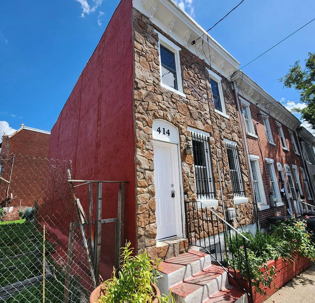 3 bed, 1025 sqft, $1,750 — Photo 2
