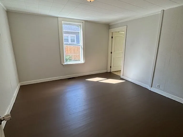 136 Home St — Photo 8