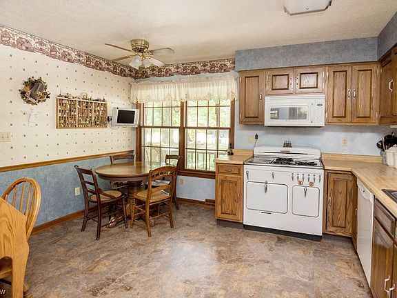 4th image of 8205 Blue Heron Ln