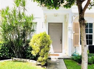 5539 Pageant Pl, Pompano Beach, FL 33063