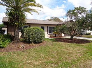 8235 Lora Del Rio Dr, Port Richey, FL 34668