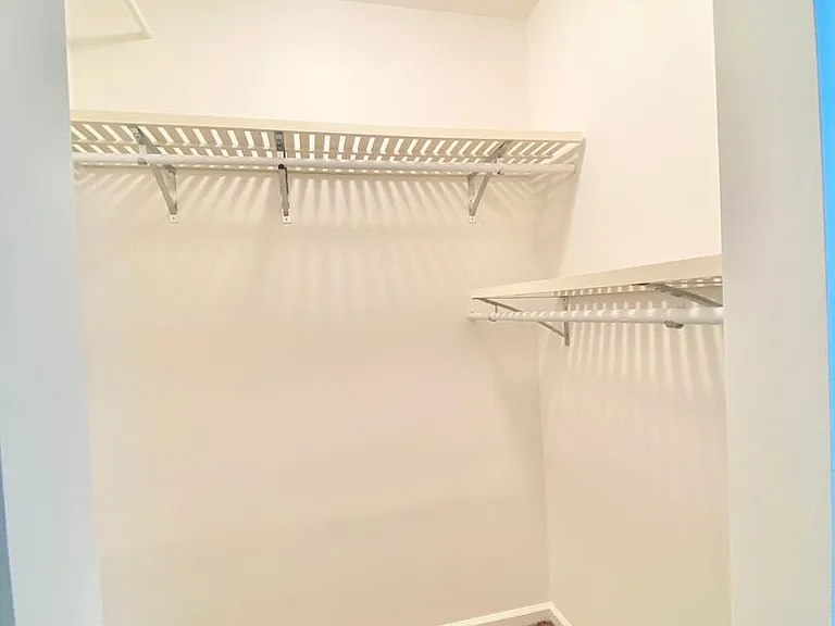 129 Tappan Zee Dr — Photo 15