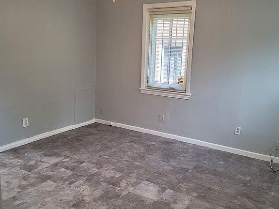 3rd image of 5037 Benning Rd SE