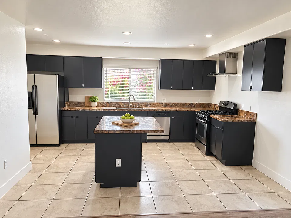11312 Huston St