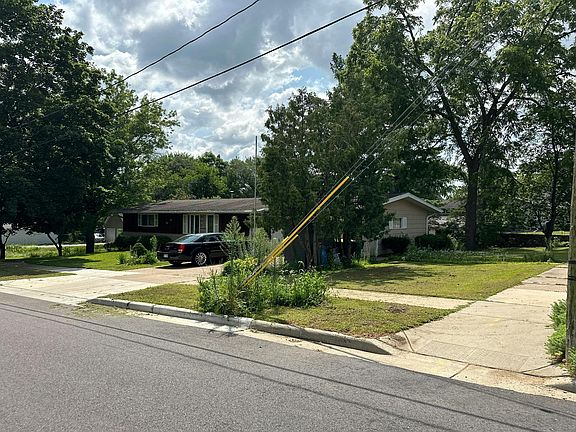 2nd image of 604 6th St