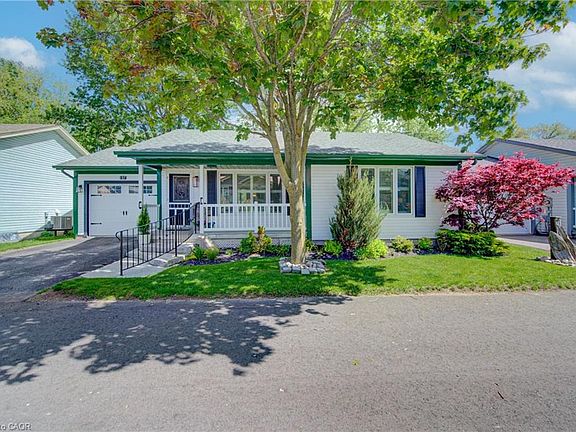 2nd image of 137 Wesley Cres