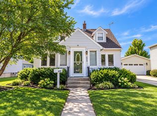 605 Chestnut St, Neenah, WI 54956