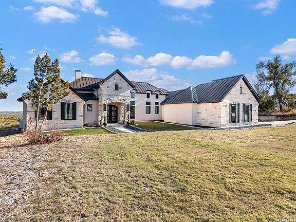 4th image of 565 Rosemary Ridge