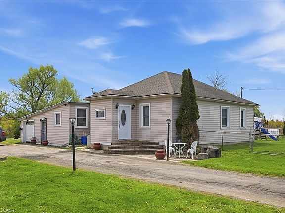 2nd image of 2934 Baker Rd