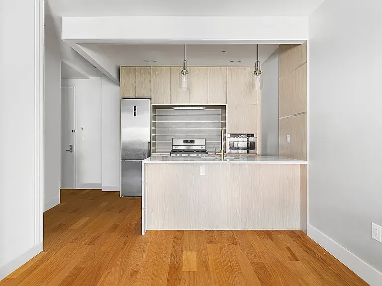 882 New York Ave #3F — Photo 2
