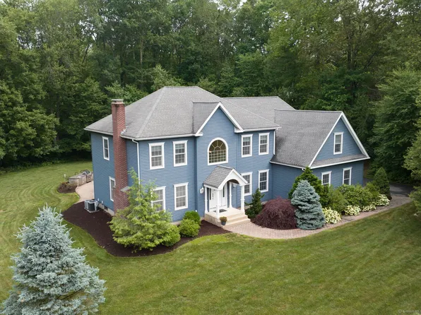 2 Warren Glen, Burlington, CT 06013