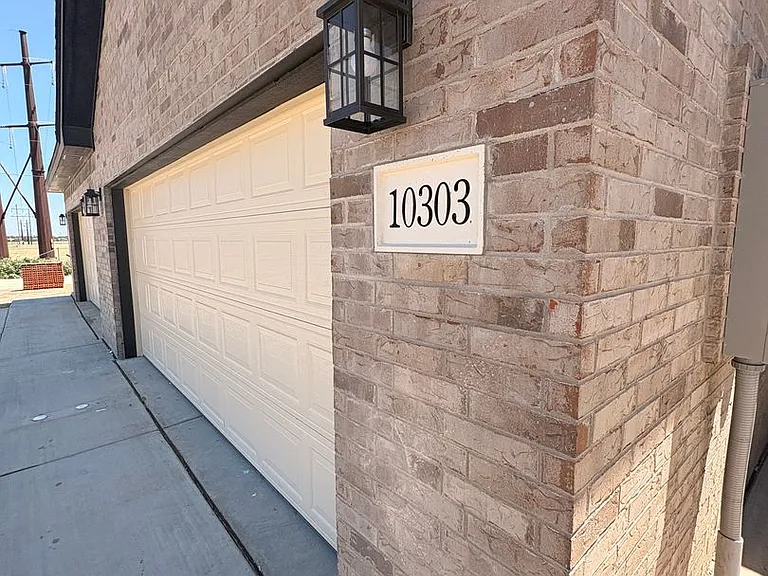 10303 Stone Meadow Dr — Photo 1