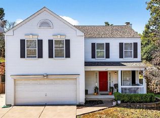 647 Cascade Lake Ct, Ballwin, MO 63021