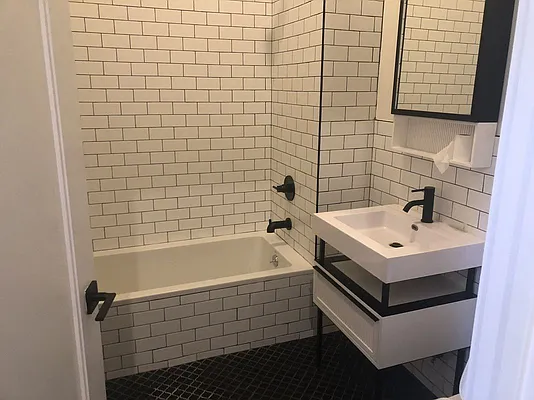 Rented by Gold-Stone Realty | media 10