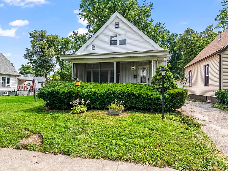 1220 N Bond St — Photo 32