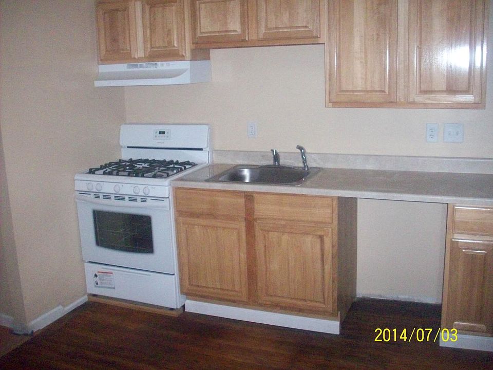 Kitchen - Sink & Cabinets