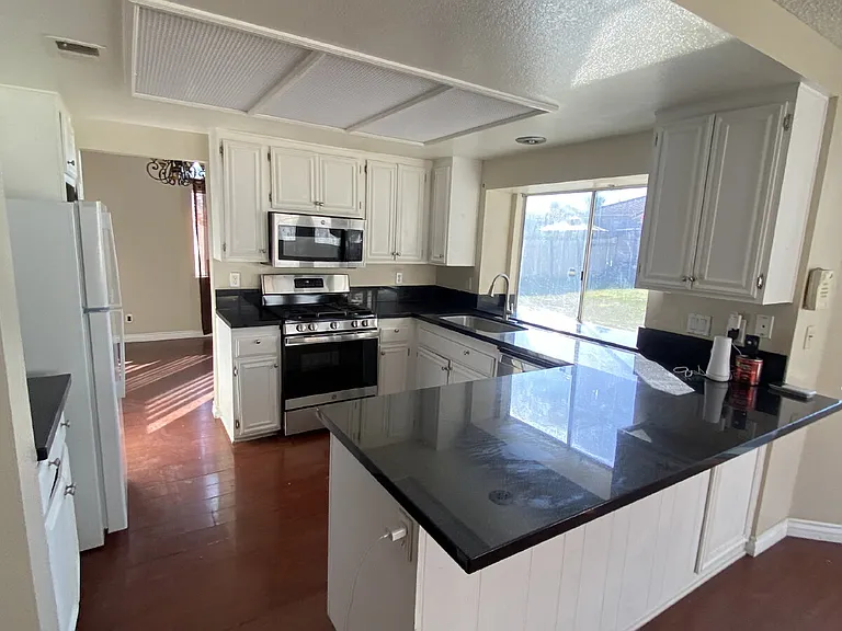 16502 Mango Way — Photo 6