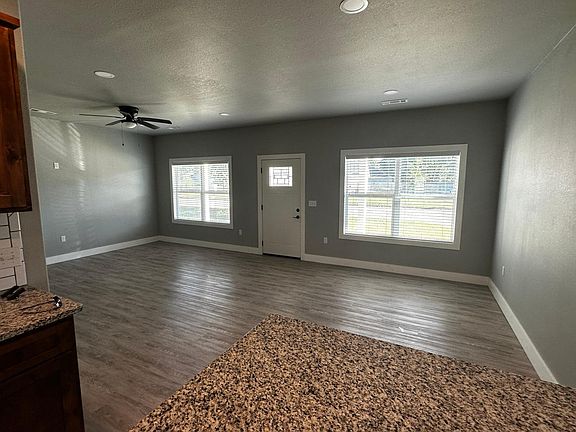 2nd image of 1560 Aspen Cir