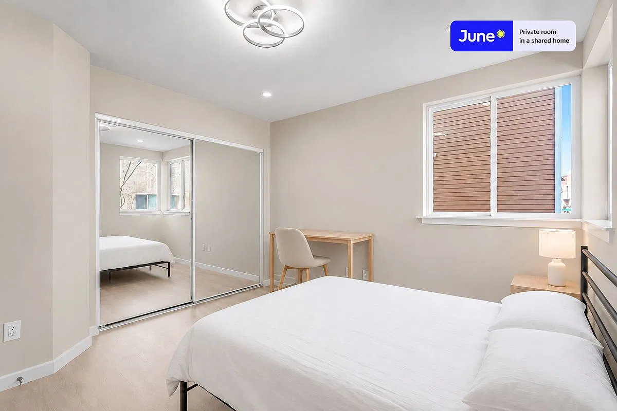Queen bedroom in 5 bed/5 bath home in Boyle Heights #1829 A — Photo 1