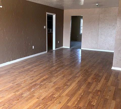 4th image of 3218 W Michigan Ave