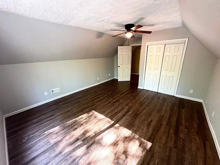 5518 Thompson Dr — Photo 12