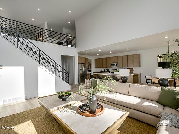 4th image of 2439 N Wildflower Ln