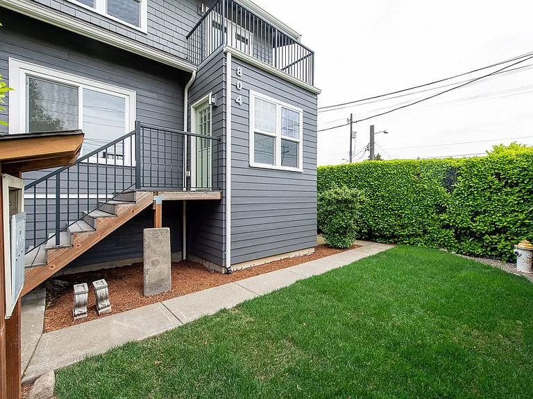 804 NW Market Street — Photo 11