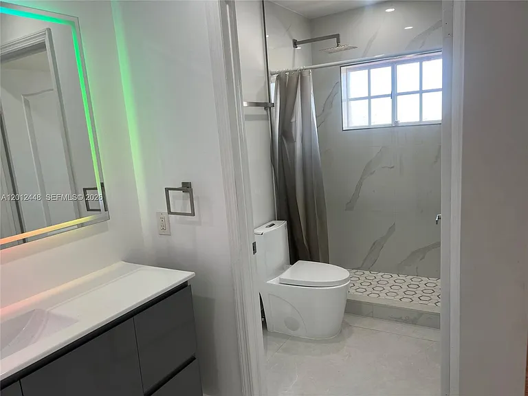 2425 W 76th St #207 — Photo 32