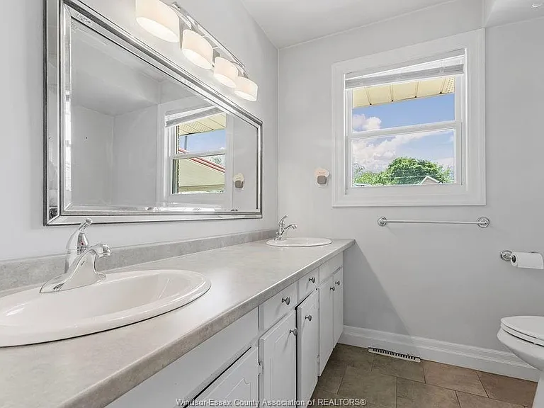 979 Arthur Rd #MAIN — Photo 8