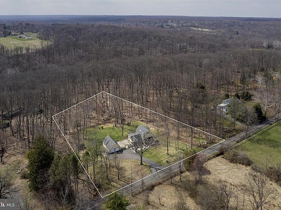 5th image of 298 Hopewell Amwell Rd