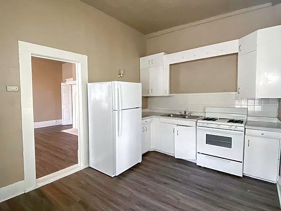 3rd image of 241 Post Ave APT 2