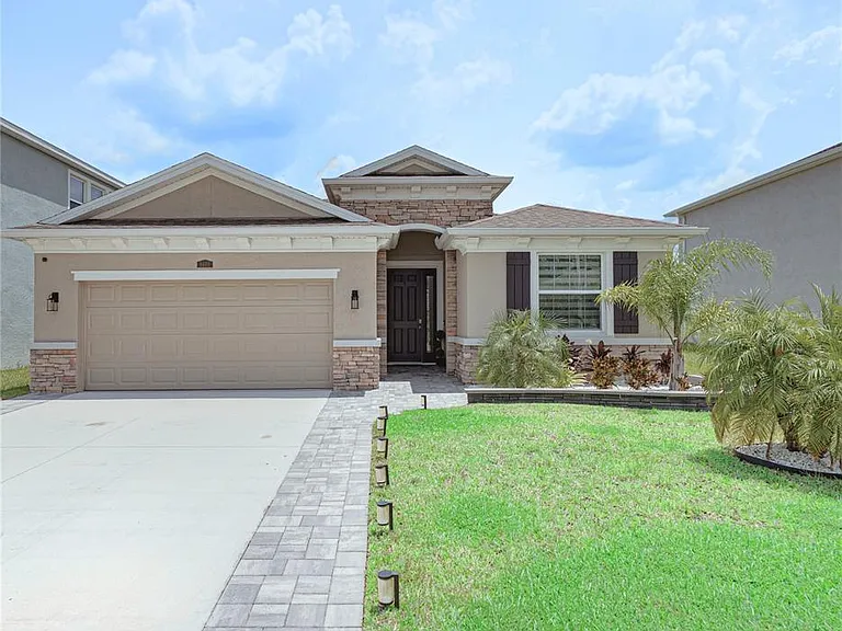 8469 Hardy Bay Loop — Photo 1