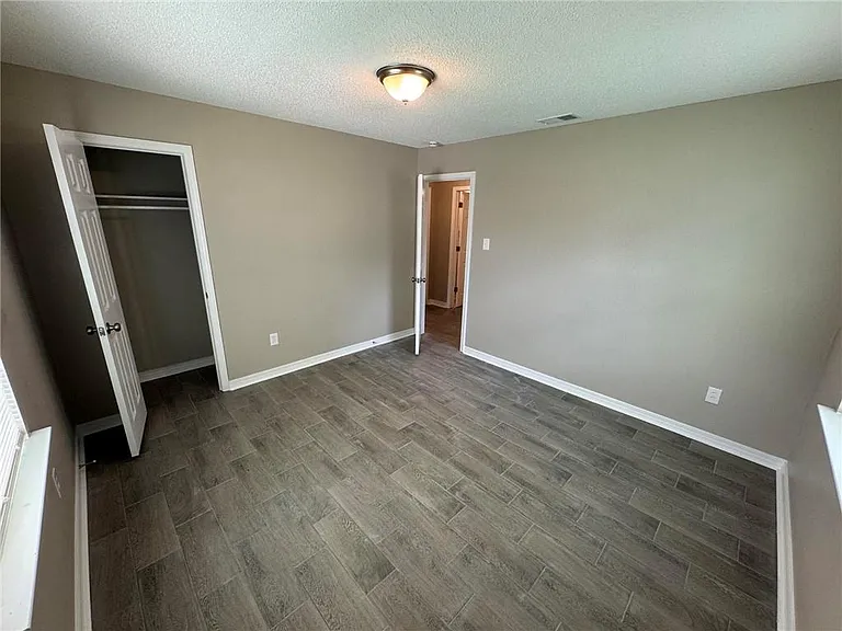 2120 Baker Rd — Photo 16