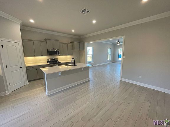 5th image of 8789 Windlake Dr