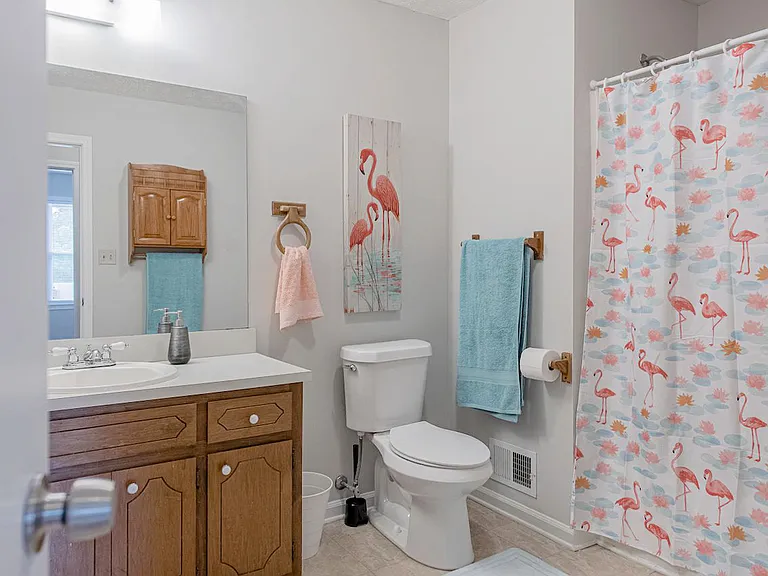 Montego Dr — Photo 3