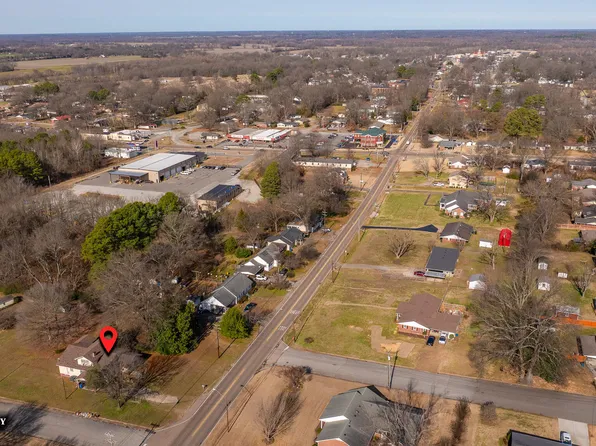 1200 S College St, Trenton, TN 38382
