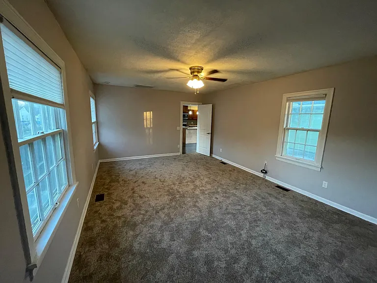 1541 S Kickapoo Ave — Photo 22