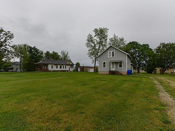 2nd image of 436 Hollis St
