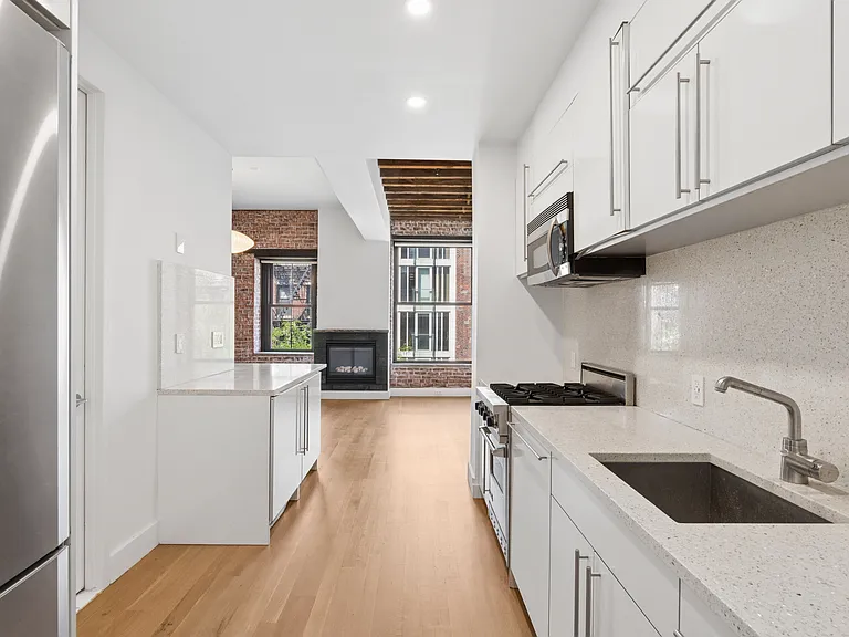 406 W 45th St #4A — Photo 5