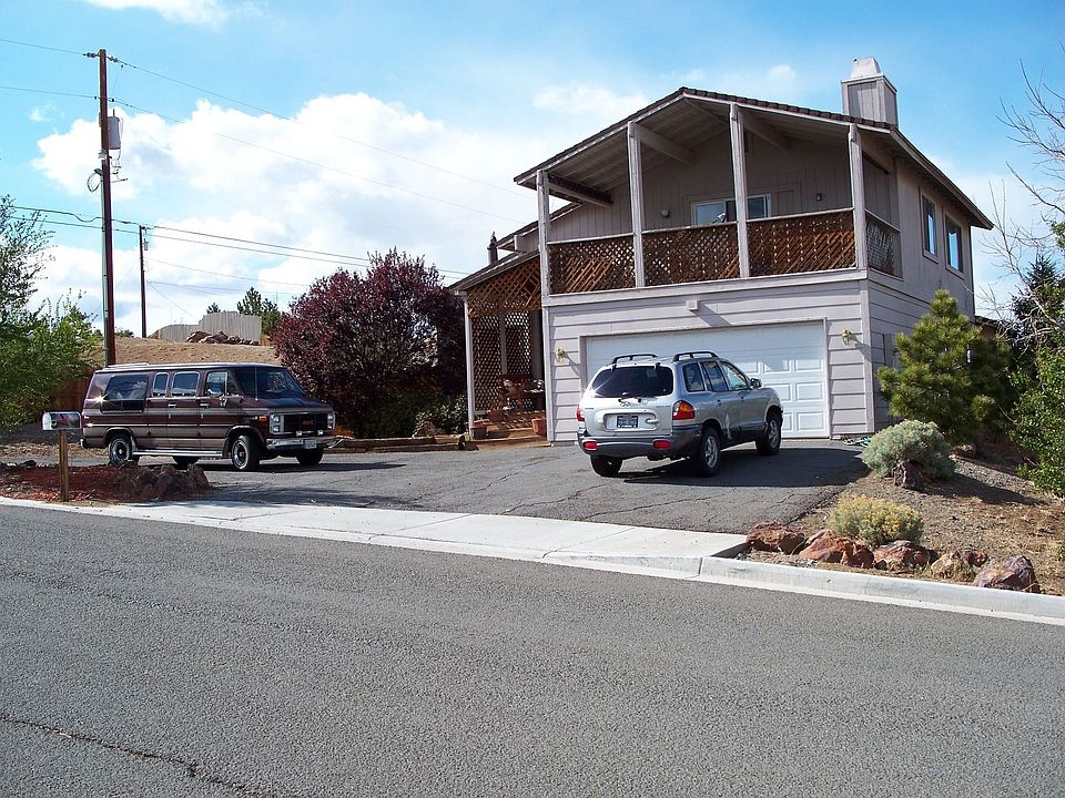 3895 Moorpark 