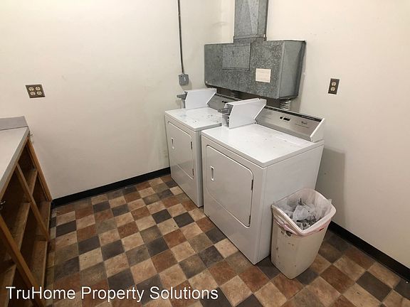 3rd image of 224 Halsey St APT 9
