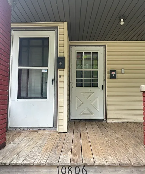 10806 Fidelity Ave #UP — Photo 2