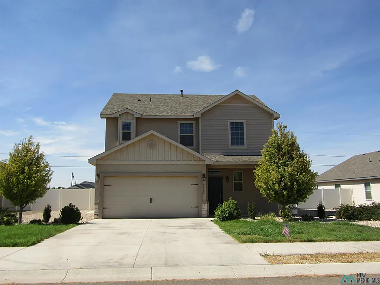 2404 W Briscoe Ave — Photo 2