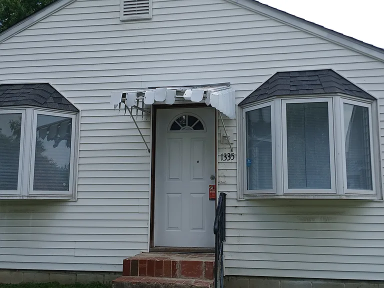 1335 N Grant Ave — Photo 1