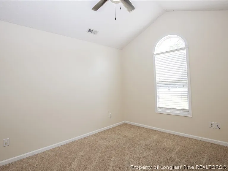 112 Raymond St — Photo 23
