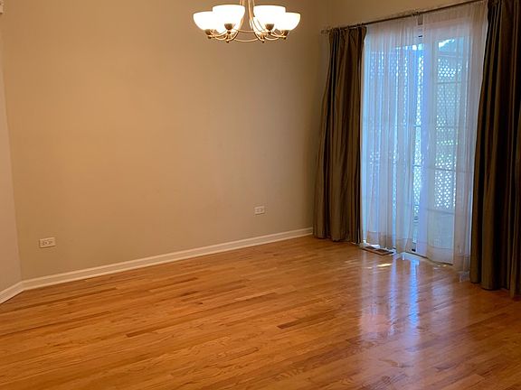 4th image of 3827 N Milwaukee Ave Unit E