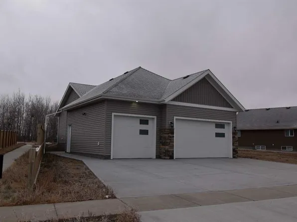 2005 61st Ave Unit B, Lloydminster, AB T9V 3R2