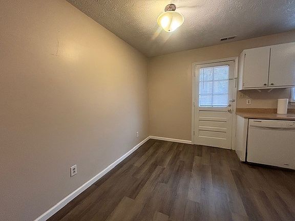 5th image of 967 Odom Dr