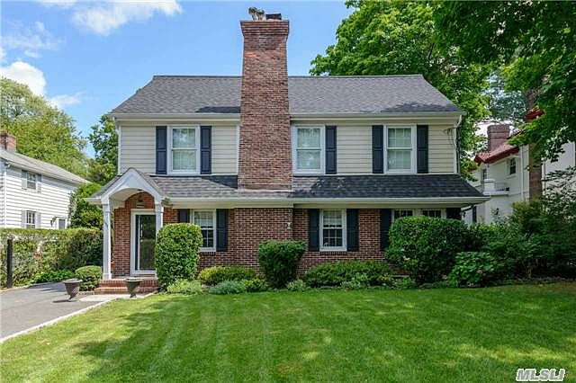 844 Plandome Rd, Manhasset, NY 11030 | Zillow