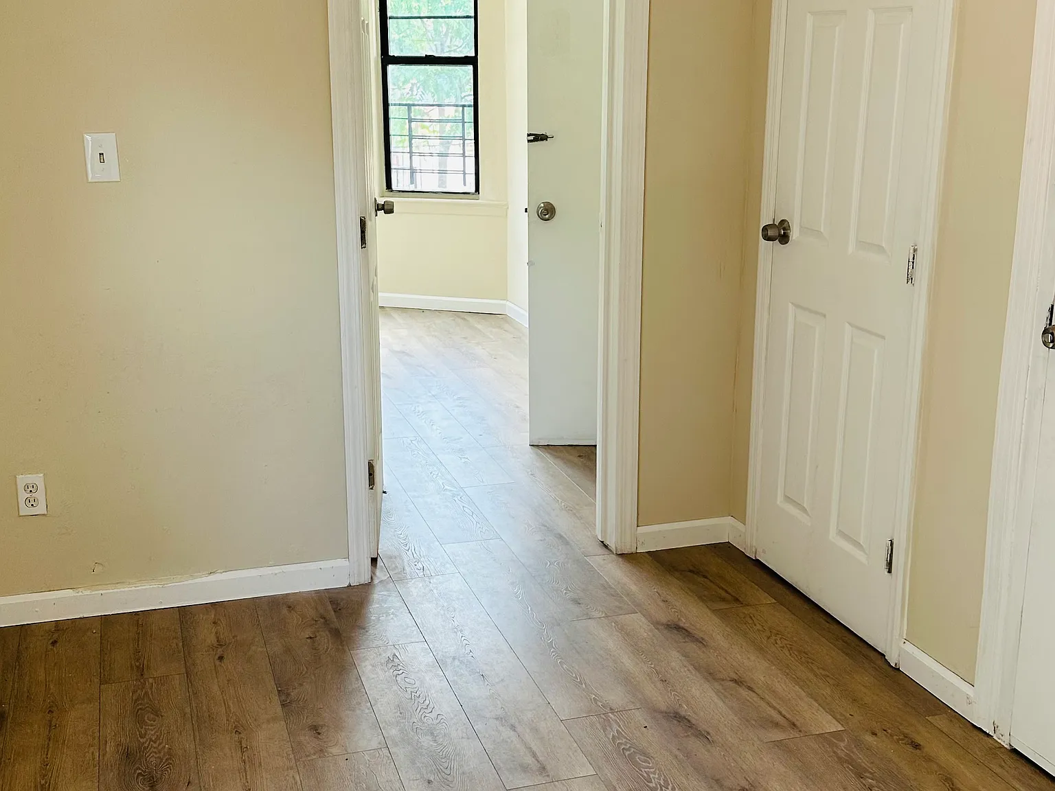 4 bed, 1250 sqft, $2,840 — Photo 4